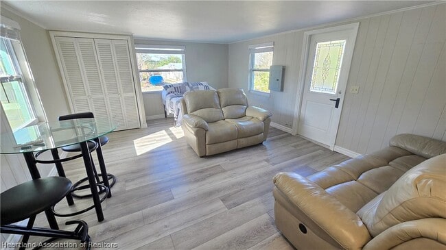 Building Photo - 683 Lake June Rd