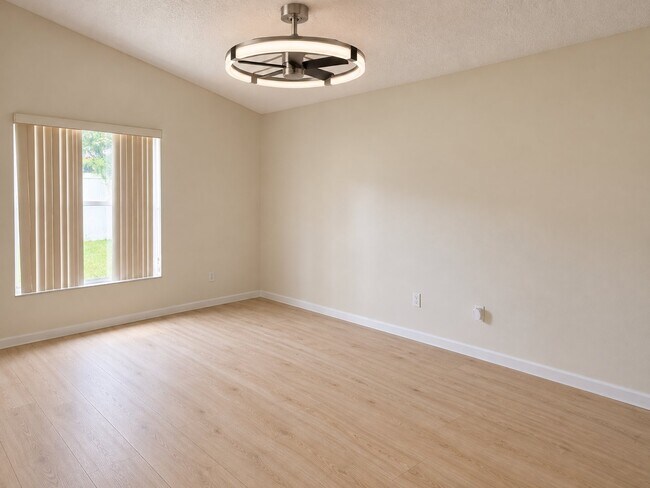 Building Photo - 610 Tuten Trail