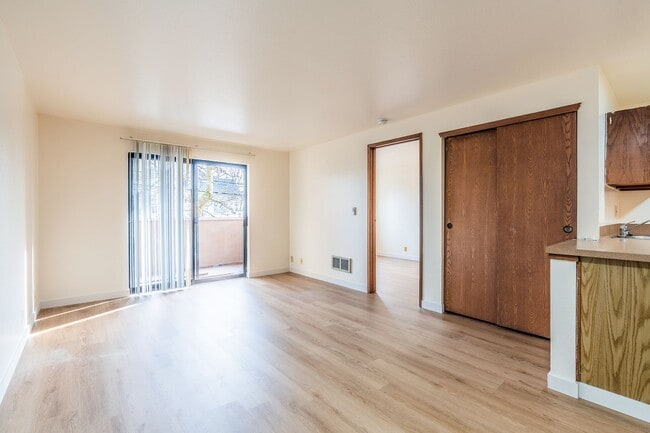 Interior Photo - Park Royal Apartments