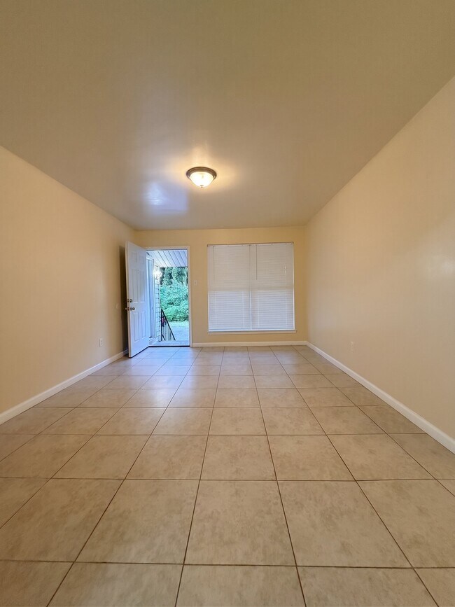 Building Photo - 1747 Morey St