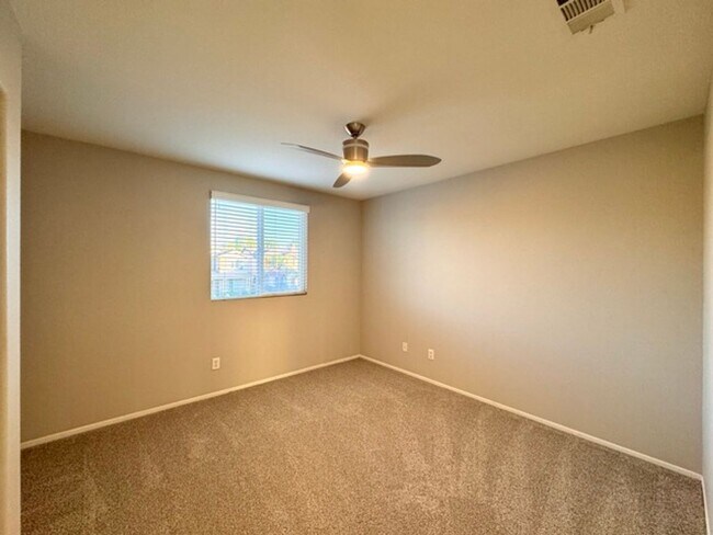 Building Photo - Beautiful 4 bedroom two story house with RV parking for LEASE in Murrieta!