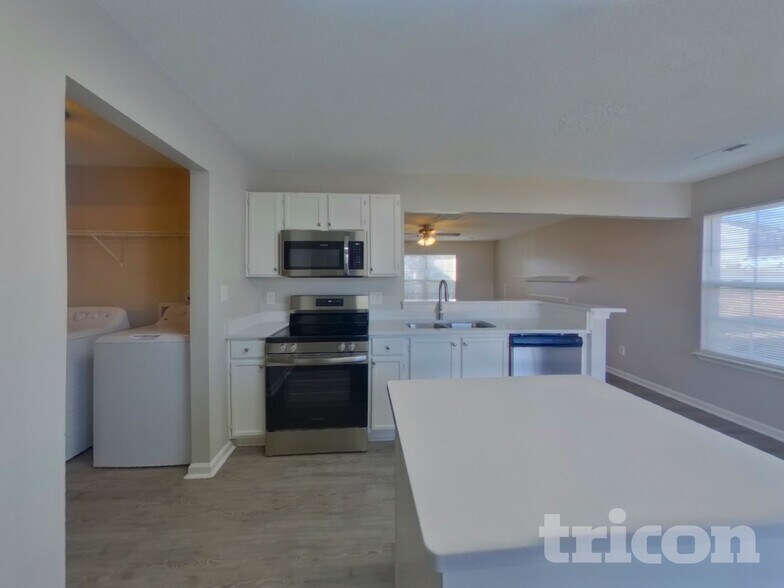 Building Photo - 9612 Aventide Ln