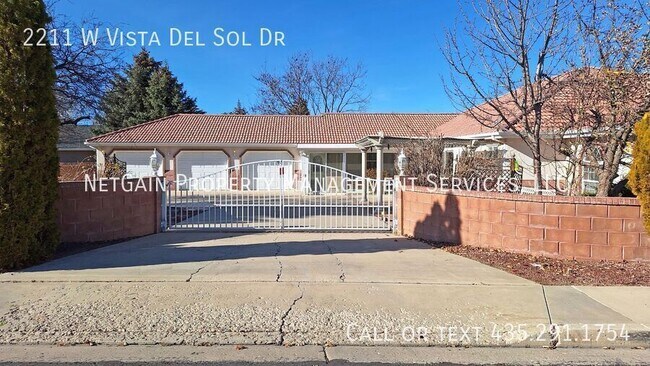 Building Photo - 2211 W Vista Del Sol Dr