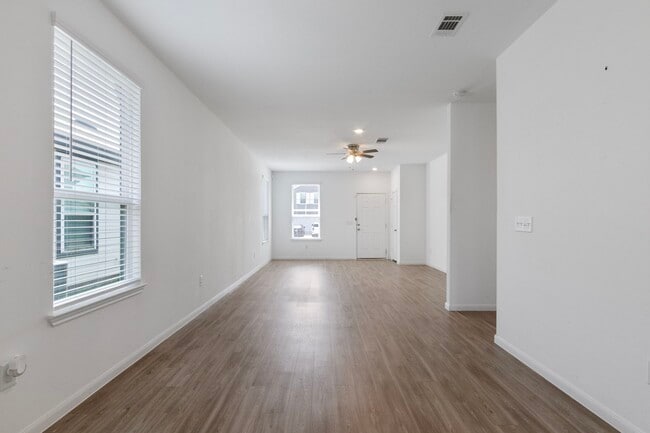 Building Photo - 17714 Winnower Ln