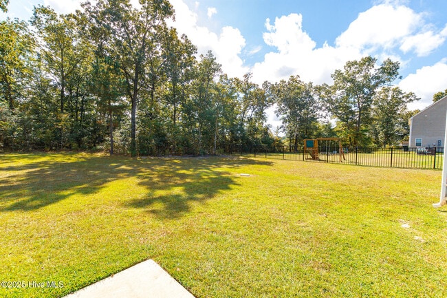 Building Photo - 608 Feather Ct