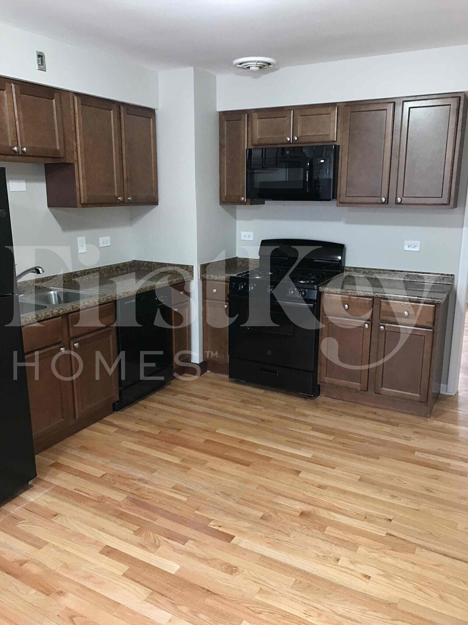 Building Photo - 723 Manchester Ave