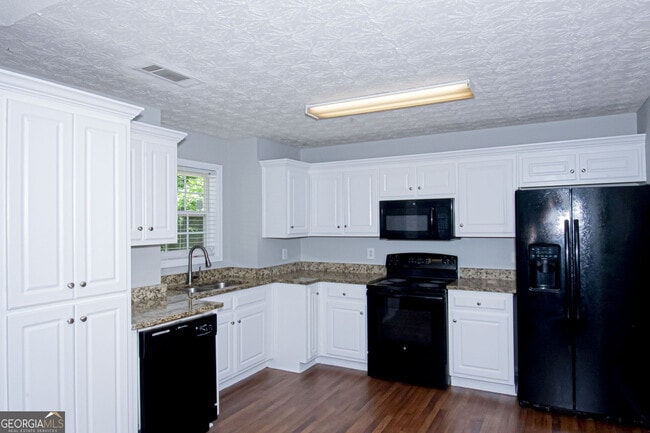 Building Photo - 65 Weldon Pl