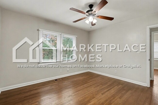 Building Photo - 2851 Akron St