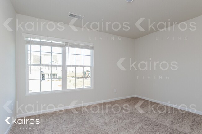 Building Photo - 355 Common Reed Drive