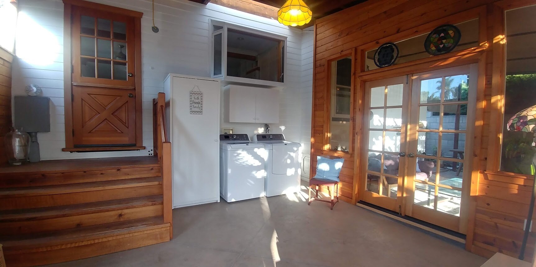 Building Photo - 3555 Colonial Ave