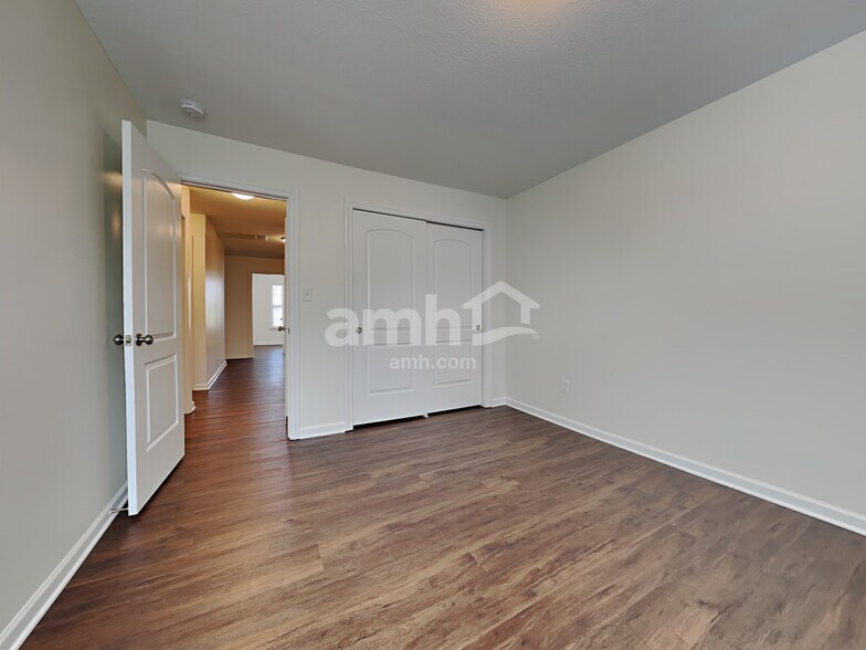 Building Photo - 15469 Destination Dr