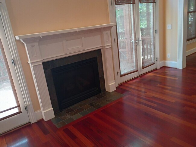 Building Photo - Luxury Living: 4 Bedroom home in Chapel Hill w/ spacious interior | 2 Year Lease Term