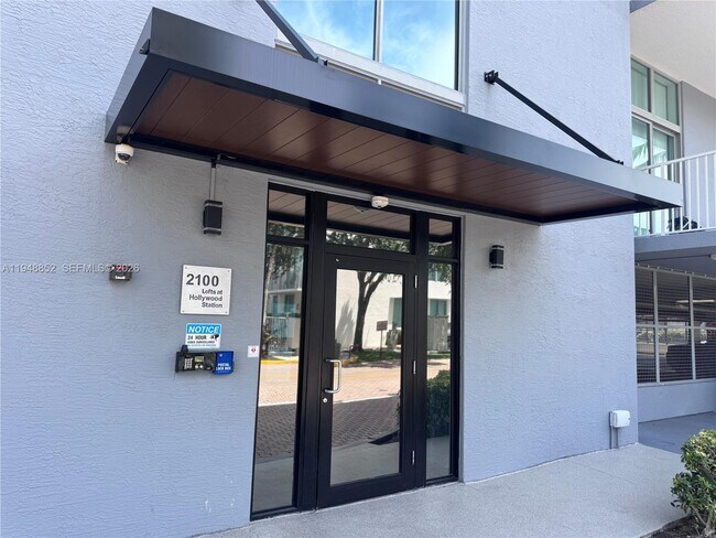 Building Photo - 2100 Van Buren St