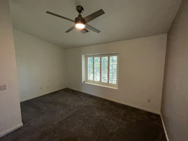 Building Photo - 9831 S 48th Way