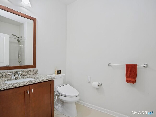 Building Photo - 302 Center Meadow Ln