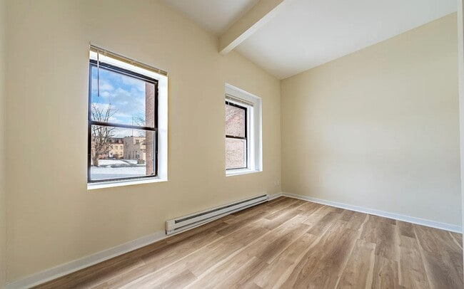 Building Photo - 67 S Ferry St