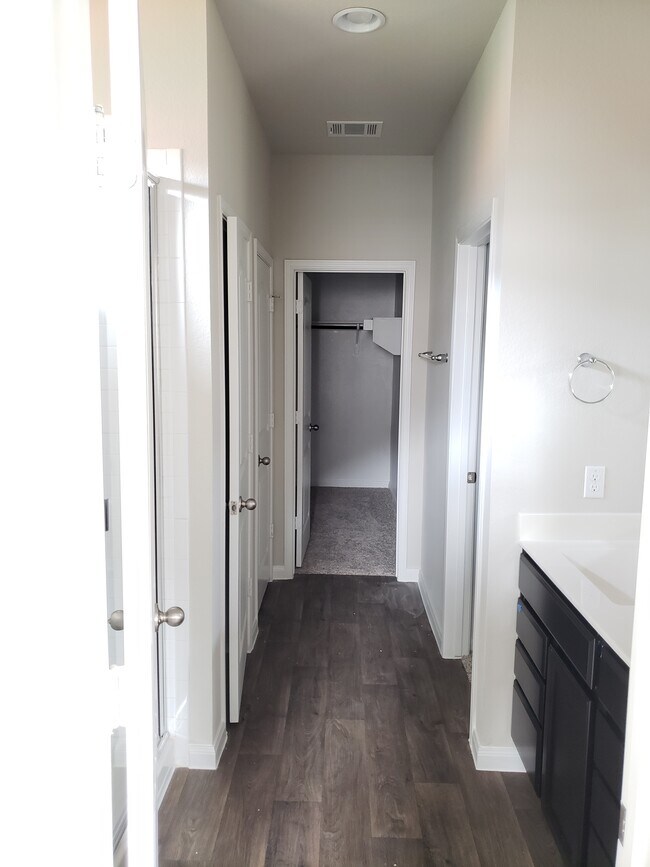 Building Photo - 118 Lullaby Dr