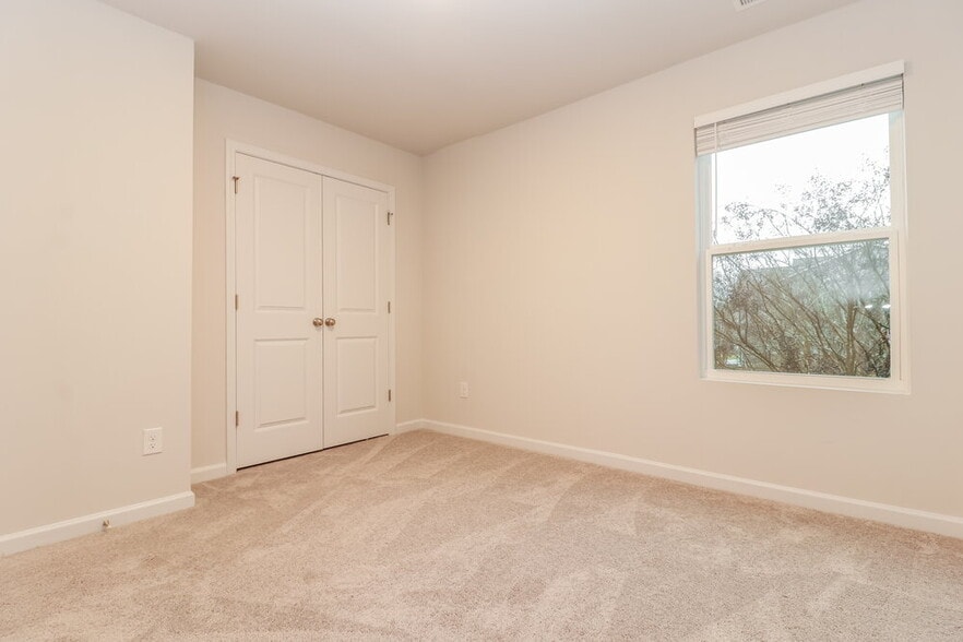 Building Photo - 101 Hamilton Pointe Dr