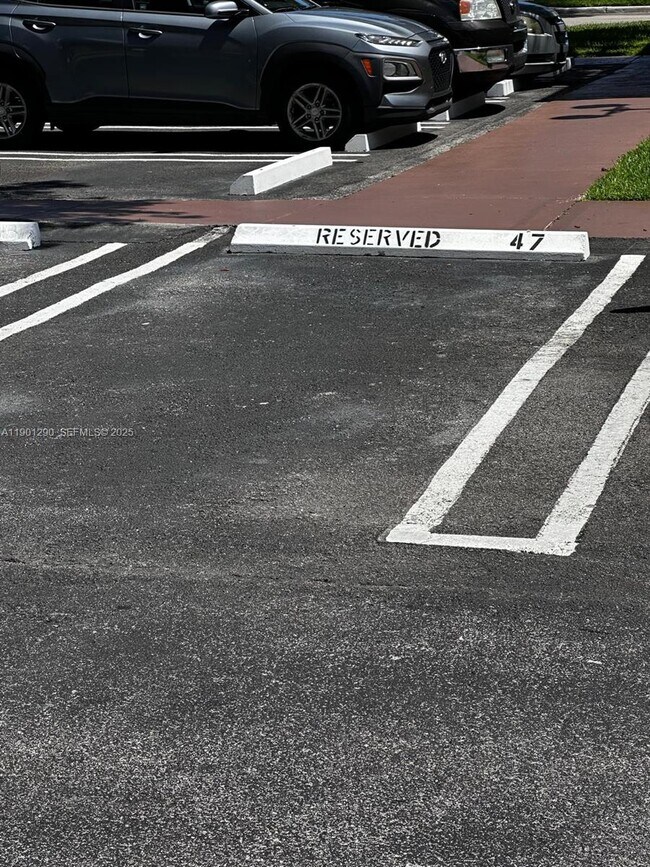 Building Photo - 3390 NE 13th Cir Dr