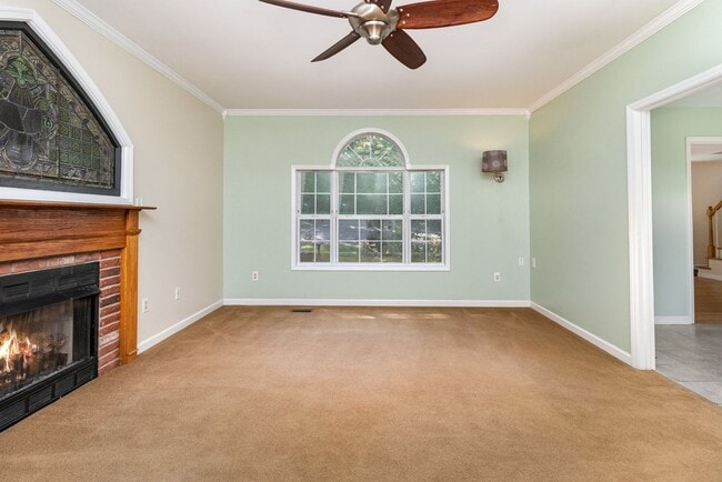 Building Photo - Private 5.7-Acre Lake Retreat – 3-Bed Esta...