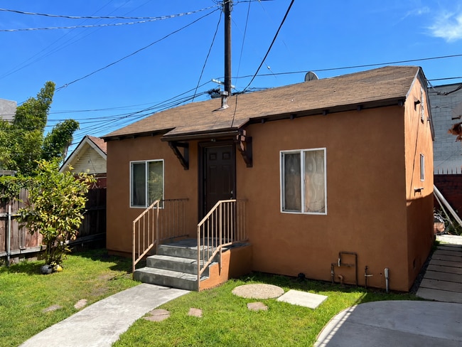 Building Photo - 2330 S Mansfield Ave