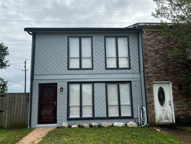 Primary Photo - 8332 Oakhaven Rd