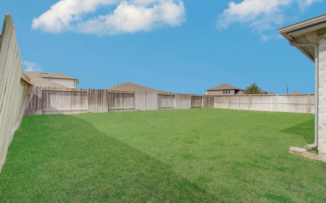 Building Photo - 10602 Great Basin Dr