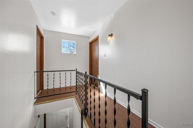 Building Photo - 22 E Rock Creek Manor