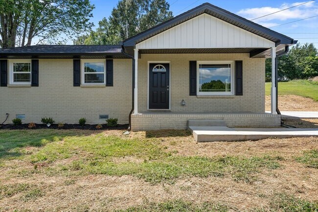 Building Photo - 3776 John Taylor Rd