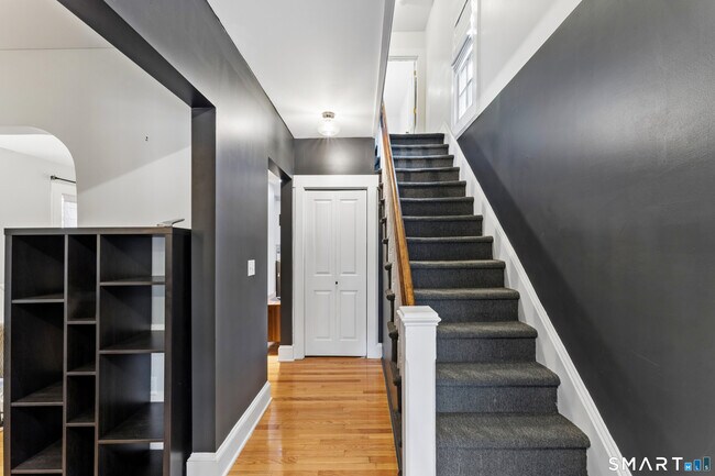 Building Photo - 653 Winchester Ave