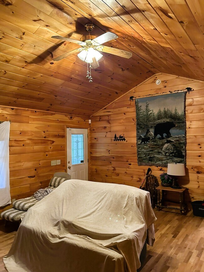 Building Photo - 233 Wildwind Ln