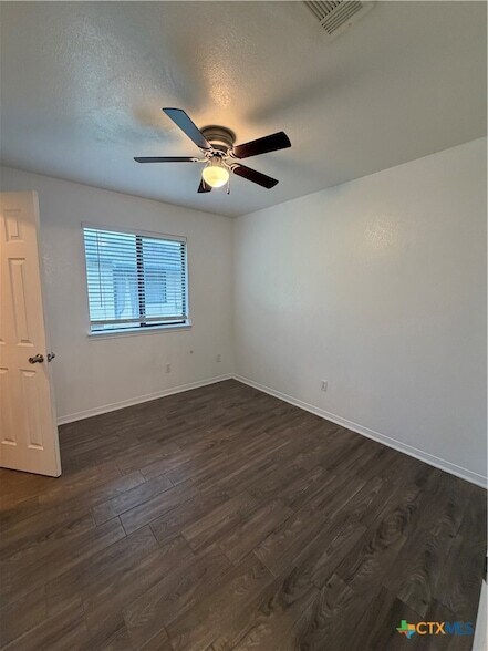 Building Photo - 802 Hackberry St