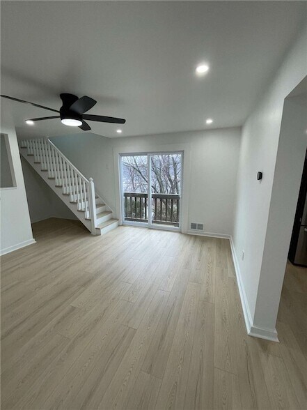 Building Photo - 107 Shoup St