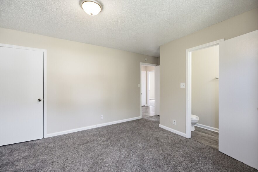 Building Photo - 700 Shelton Cir