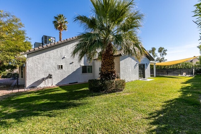 Building Photo - ZONE 8 FULLY FURNISHED, 4BD, 2 PRIMARY SUITES, OVER AN ACRE, HIGHLY UPGRADED