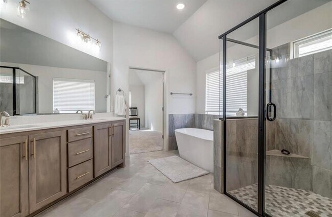 Building Photo - 2509 Crystal Creek Dr