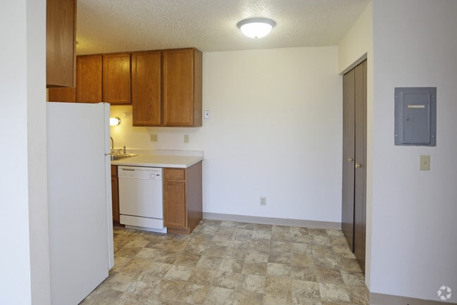 Dining Area - Arrowhead Estates 2601