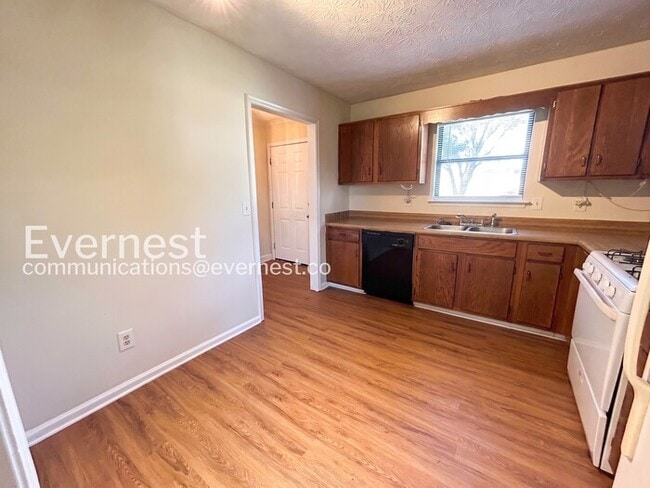 Building Photo - 1174 Ridgecrest Ln SE