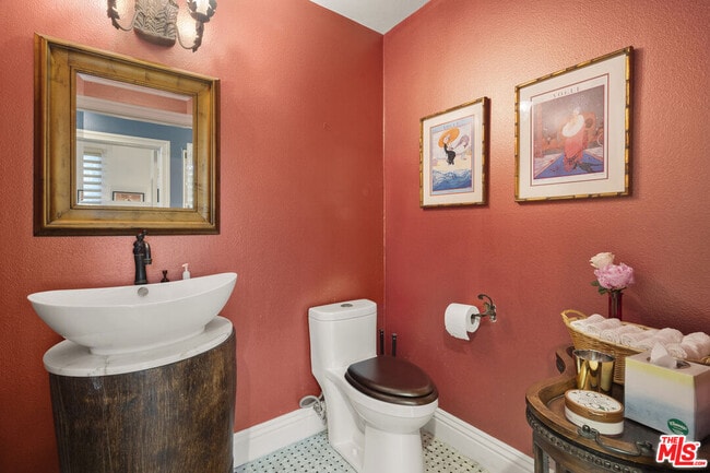 Building Photo - 4544 Tobias Ave