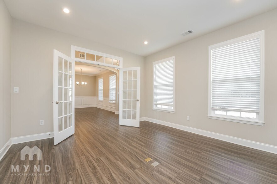 Building Photo - 584 Michigan Cir