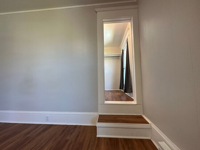 Building Photo - 2421 Rucker Ave