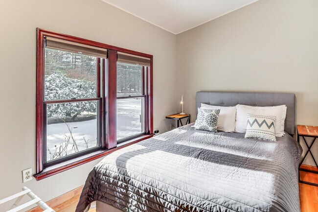 Building Photo - 353 Cherry Lane Rd