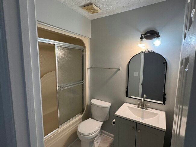 Building Photo - 6916 Twin Creek Ct