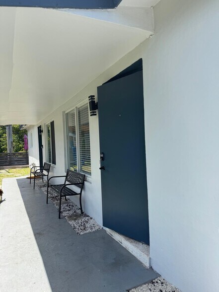 Building Photo - 2501 NW 9th Ter