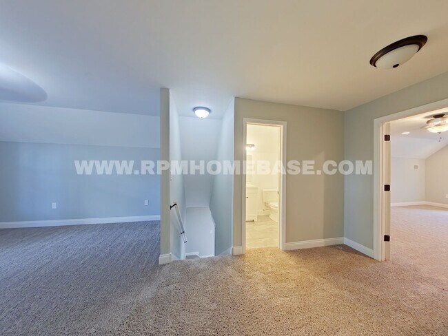 Building Photo - 147 Villacrest Dr