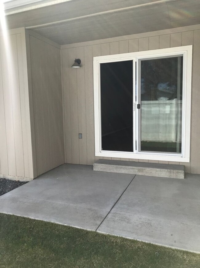 Building Photo - 312 triplex