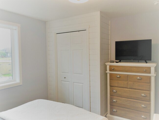 Bedroom Closet - 910 Pacific Ave N