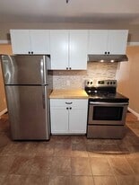 Building Photo - 391 Putnam Pike