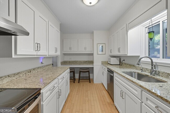 Building Photo - Luxury Lakefront Retreat – Fully Furnished...