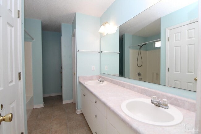 Building Photo - 2941 Raines St